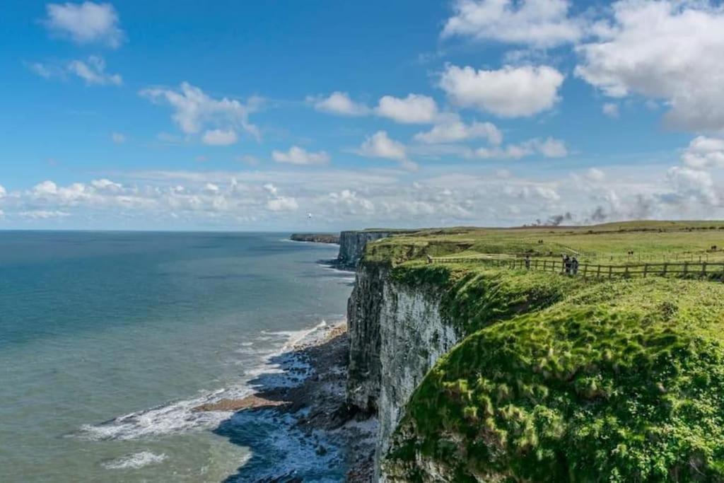 Trinket - The Cliff Sewerby
